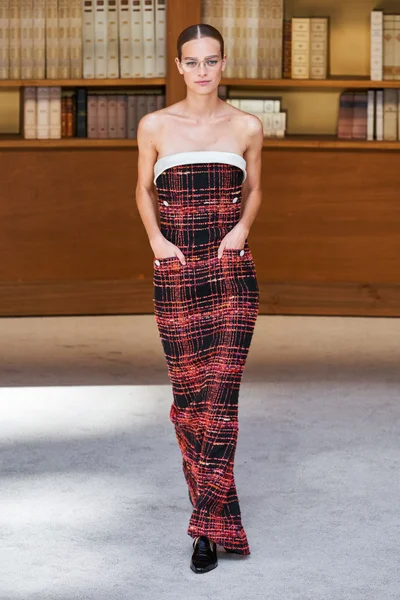 Look 27